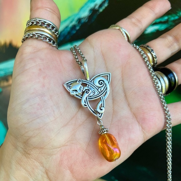 Celtic cat knot orange aura crystal steel necklace - Picture 8 of 12